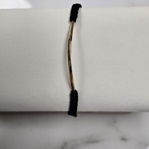 Pulsera Hilo negro Barra Oro