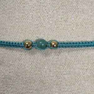 Pulsera Hilo Verde Oro y Esmeralda